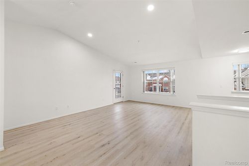 28251 S Pointe Ln, New Baltimore, MI, 48051-2347 | Card Image