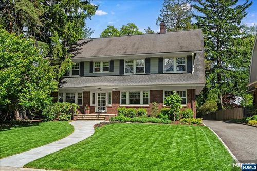 221 Christopher Street, Montclair, NJ, 07042 | Card Image