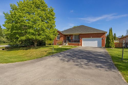 28 Dekker St, Everett, ON, L0M1J0 | Card Image