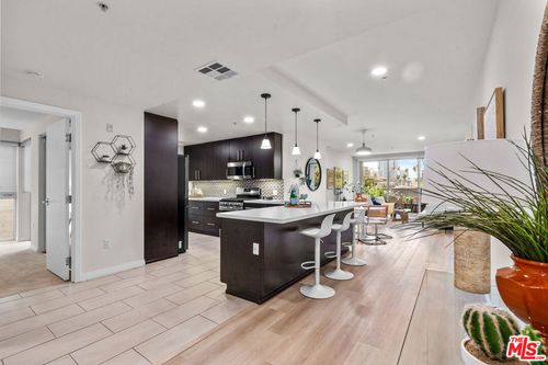 303-540 S Kenmore Ave, Los Angeles, CA, 90020-2302 | Card Image