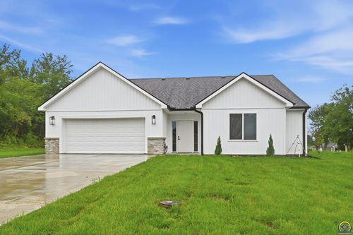 7847 Seneca Lake Rd, Ozawkie, KS, 66070-4137 | Card Image