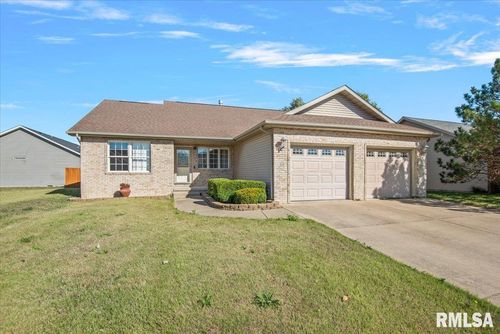 117 Brookside Glen Dr, Sherman, IL, 62684-9449 | Card Image