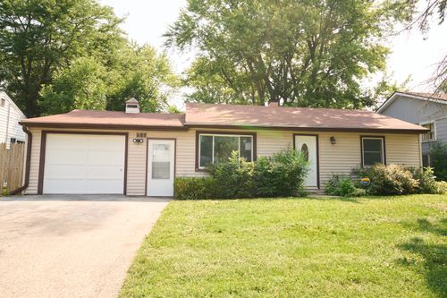 245 Maplewood Dr, Antioch, IL, 60002-1648 | Card Image