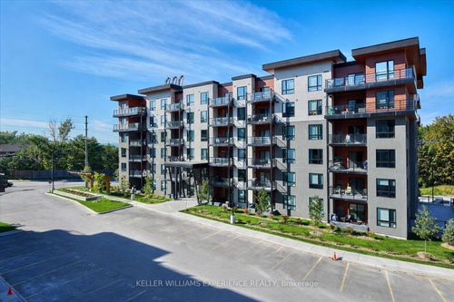 404-300 Essa Rd, Barrie, ON, L4N9J7 | Card Image