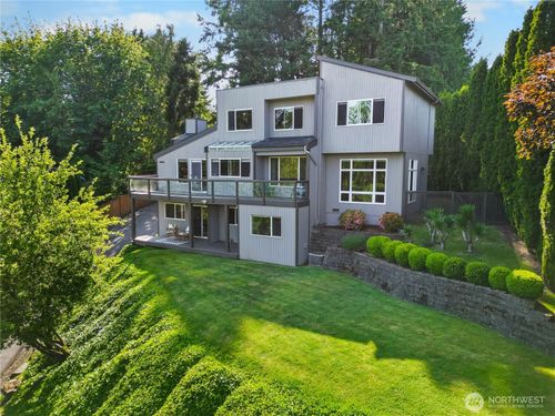 6021 158th Pl Ne, Redmond, WA, 98052-4811 | Card Image