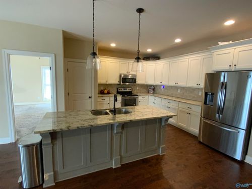 111 Fawn Forest Dr, New Market, AL, 35761-9036 | Card Image