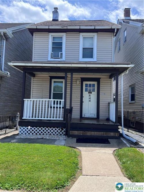 844 Kossuth St, Freemansburg, PA, 18017-7117 | Card Image