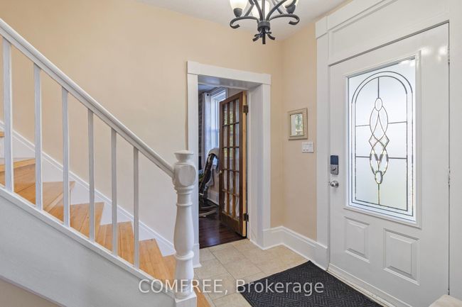 8 Laura St, House other with 5 bedrooms, 3 bathrooms and 4 parking in Lyn ON | Image 14