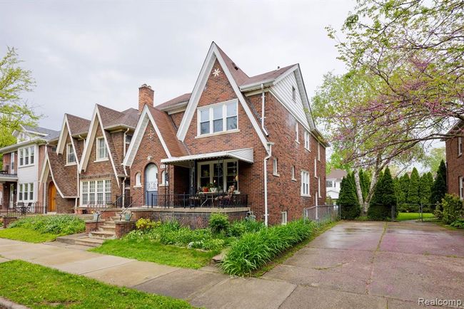 884 Beaconsfield Avenue, Home with 0 bedrooms, 3 bathrooms and null parking in Grosse Pointe Park MI | Image 4