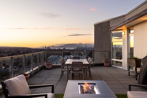 ph3-4815 Eldorado Mews, Vancouver, BC, V5R0B2 | Card Image