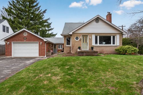 57 Park Ave E, Burlington, ON, L7T1Y2 | Card Image