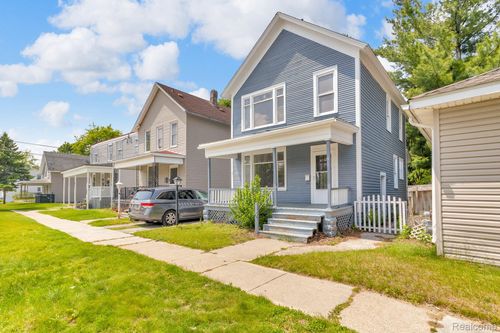 917 Saint Clair St, Port Huron, MI, 48060-3618 | Card Image