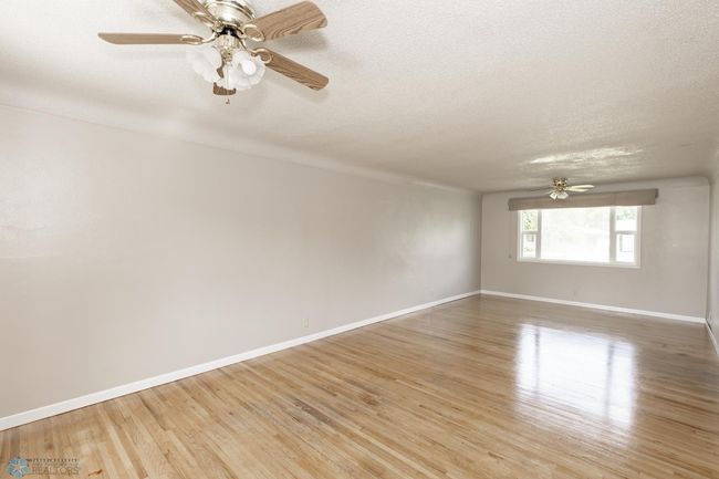 Living Room/Dining | Image 11