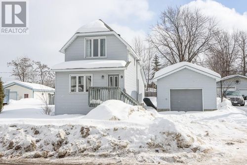 9 Power St, Copper Cliff, ON, P0M1N0 | Card Image