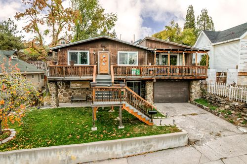 431 Washington St, Klamath Falls, OR, 97601-3052 | Card Image