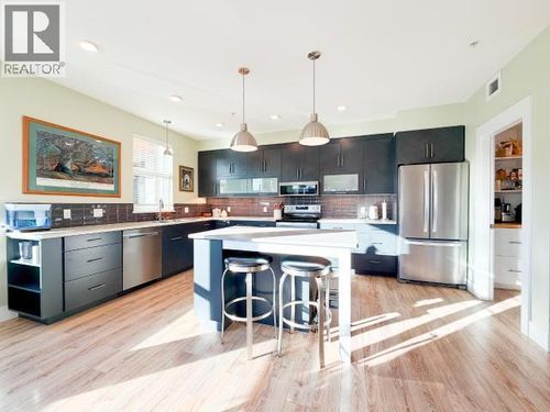 210 Hawkins St, Whitehorse, YT, Y1A1X4 | Card Image