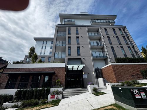611-82 First Street, New Westminster, BC, V3L0L8 | Card Image