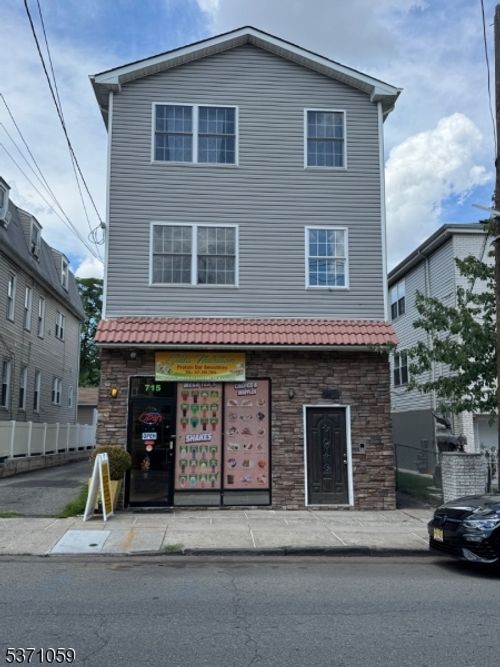 715 Summer St, Elizabeth, NJ, 07202-3517 | Card Image