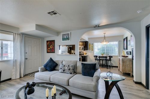 unit-103-5831 Medallion Dr, Las Vegas, NV, 89122-7325 | Card Image