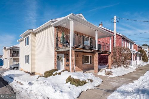 557 Minor St, EMMAUS, PA, 18049-3820 | Card Image