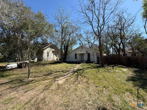 227 W End St, Goliad, TX, 77963-4111 | Card Image