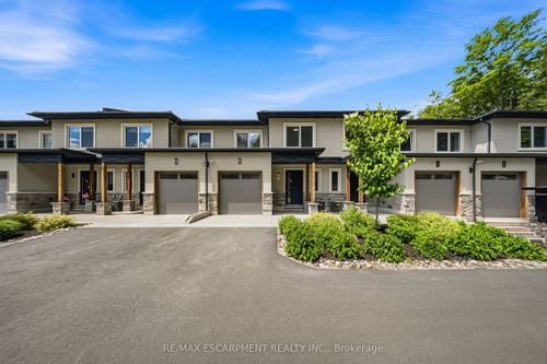 31 Horizon Lane, Huntsville, ON, P1H0G6 | Card Image