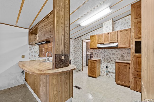 1189 Vivroux Ranch Rd, Home with 4 bedrooms, 3 bathrooms and null parking in Seguin TX | Image 18