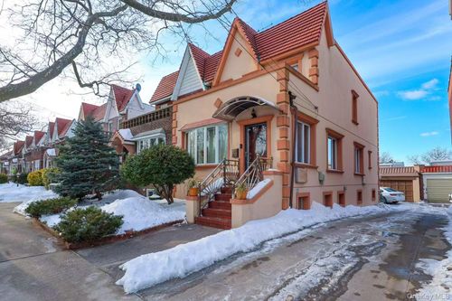 8743 Union Tpke, Glendale, NY, 11385-7850 | Card Image