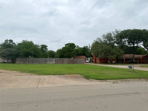 5633 Oak Grove Rd N, Fort Worth, TX, 76134 | Card Image