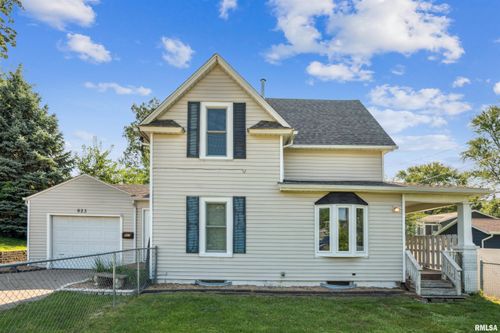 923 18th St, Bettendorf, IA, 52722-6028 | Card Image