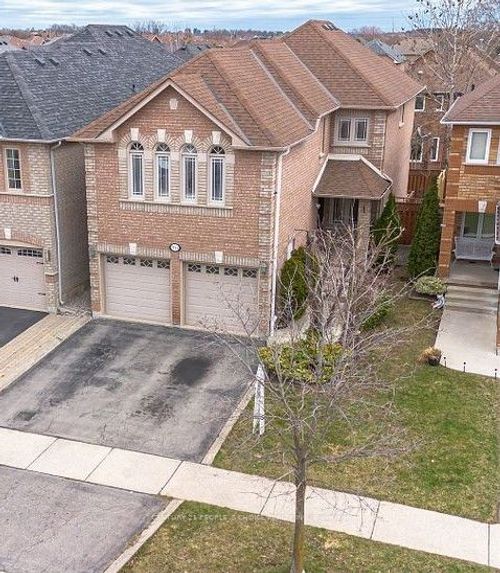 3744 Althorpe Cir, Mississauga, ON, L5N7G4 | Card Image