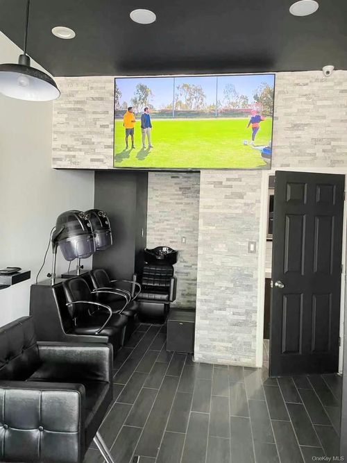 122-14 Sutphin Blvd, Jamaica, NY, 11434-2335 | Card Image