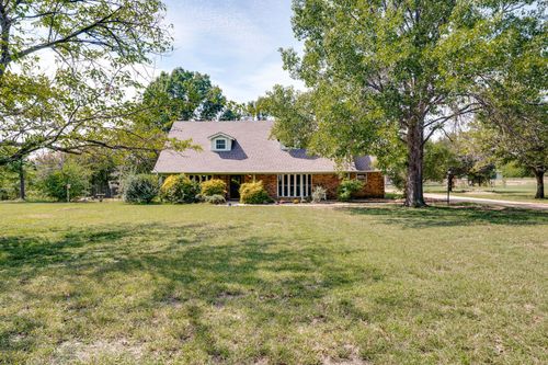 2001 N Lariat Rd, Denton, TX, 76207-3245 | Card Image