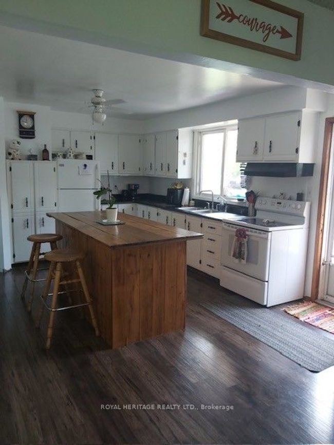 940 Portage Rd, House other with 4 bedrooms, 2 bathrooms and 10 parking in Kirkfield ON | Image 9