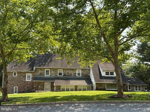1500 Meadow Hunt Ln, NEWTOWN SQUARE, PA, 19073-2789 | Card Image