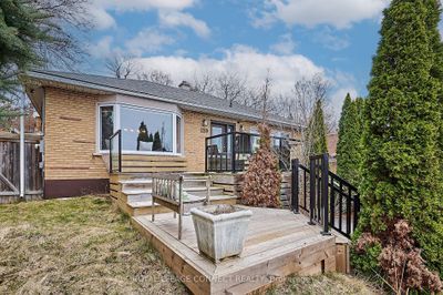 139 Grandview St S, House other with 2 bedrooms, 2 bathrooms and 10 parking in Oshawa ON | Image 2