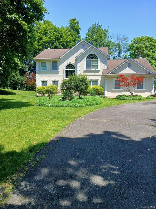 92 Scotland Hill Rd, Spring Valley, NY, 10977-5904 | Card Image