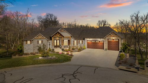 909 W Rufina Ct, Nixa, MO, 65714-7917 | Card Image