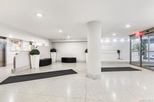 apt-3j-40 Brighton 1st Rd, Brooklyn, NY, 11235-8127 | Card Image