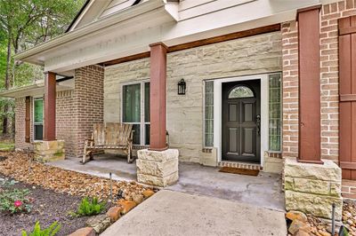 Enjoy your covered front patio | Image 3