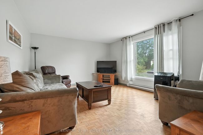 41 Market St, House other with 4 bedrooms, 2 bathrooms and 4 parking in Lisle ON | Image 4