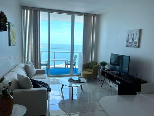 ts307-218 Se 14th St, Miami, FL, 33131 | Card Image