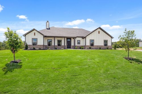 211 County Road 4690, Boyd, TX, 76023-4284 | Card Image