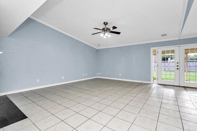 18215 Navajo Trail Dr, House other with 3 bedrooms, 2 bathrooms and 2 parking in Spring TX | Image 5