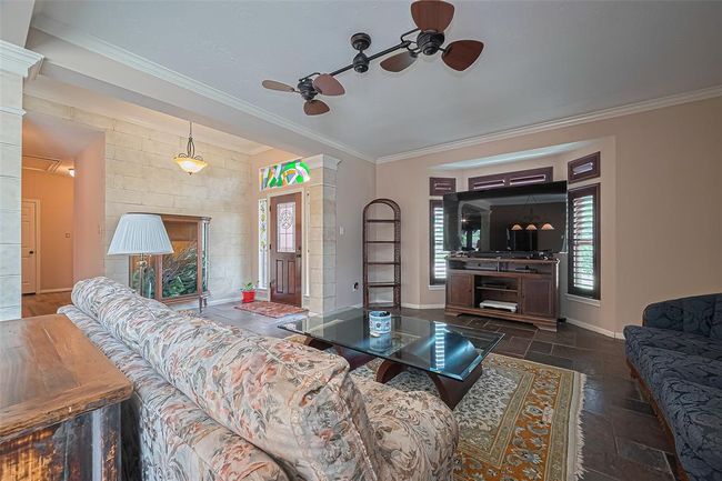 15014 Redbud Leaf Ln, House other with 4 bedrooms, 2 bathrooms and 3 parking in Cypress TX | Image 6
