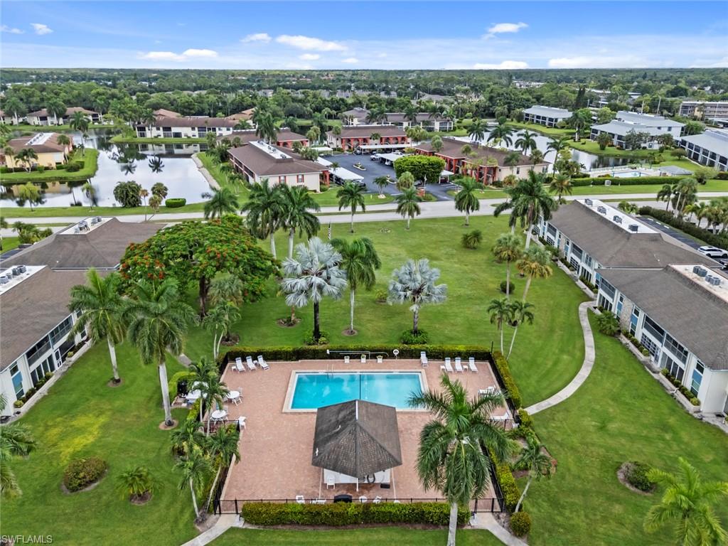 Residential in NAPLES 4