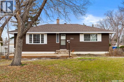 3742 Argyle Rd, Regina, SK, S4S2C2 | Card Image