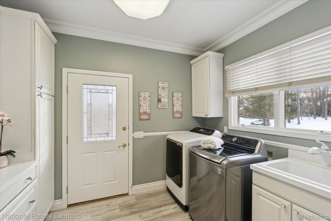 Laundry Room | Image 12