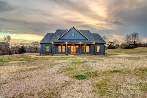 648 Kiser Rd, Bessemer City, NC, 28016-7719 | Card Image