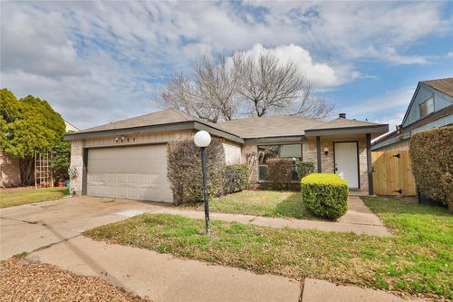 6527 Briar Glade Drive, Houston, TX, 77072 | Card Image